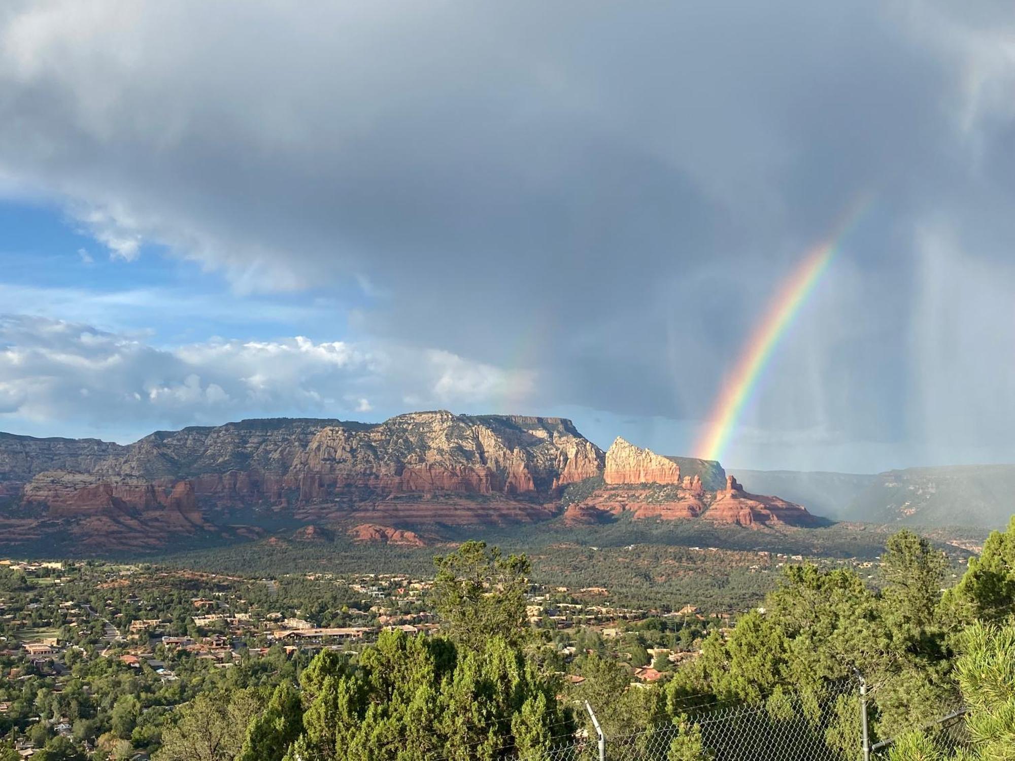 Trendy 3br In Sedona: Hot Tub/fire-pit /central Location Сasa de vacaciones Sedona