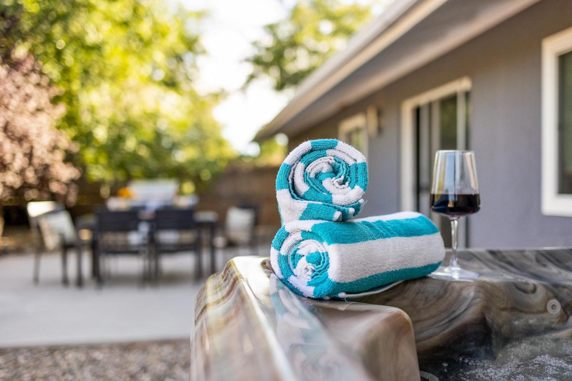 Trendy 3br In Sedona: Hot Tub/fire-pit /central Location