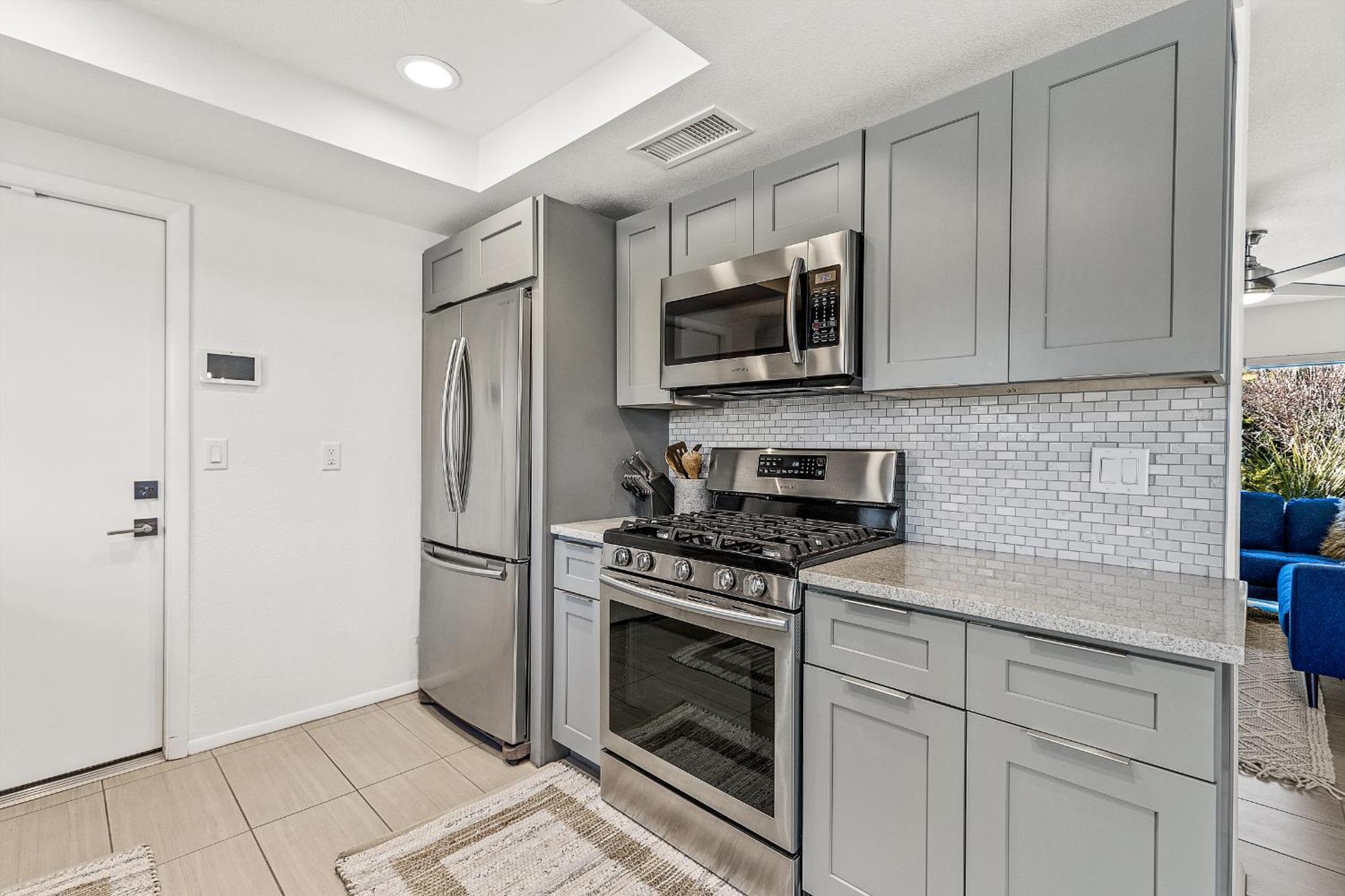 Trendy 3br In Sedona: Hot Tub/fire-pit /central Location